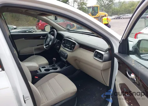 2016 Kia Sorento 2.4L Lx z USA, uszkodzony, nr VIN 5XYPGDA33GG020631